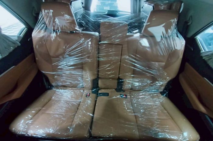 TOYOTA 4WD 2019 2.8V AT FORTUNER SILVER  9230 full