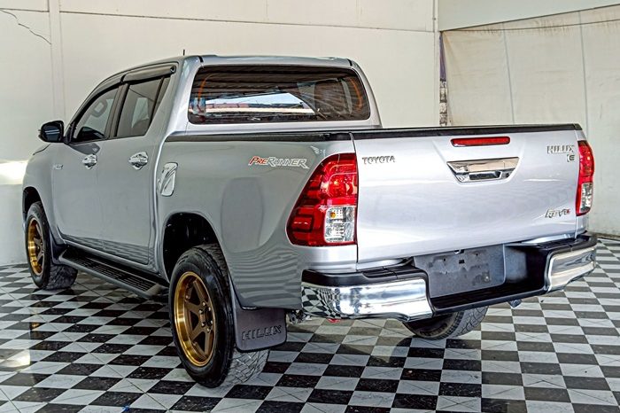 REVO PRE 2018 2.4E AT DOUBLE CAB SILVER  9359 full