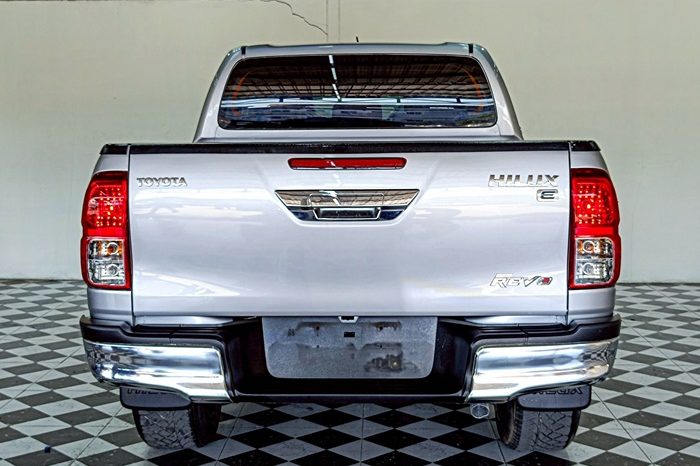 REVO PRE 2018 2.4E AT DOUBLE CAB SILVER  9359 full