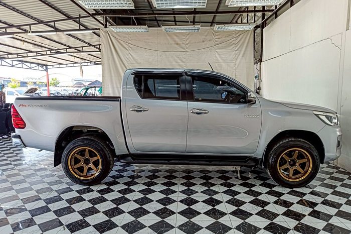 REVO PRE 2018 2.4E AT DOUBLE CAB SILVER  9359 full