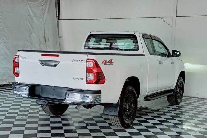 REVO PRE 2021 2.4MID MT SMART CAB WHITE  9482 full