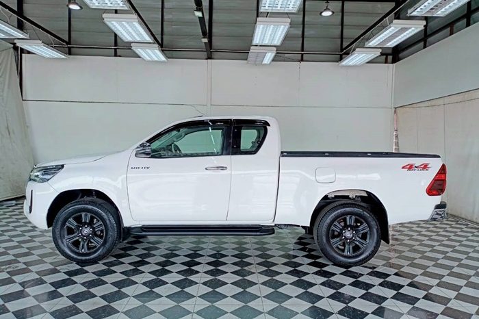 REVO PRE 2021 2.4MID MT SMART CAB WHITE  9482 full