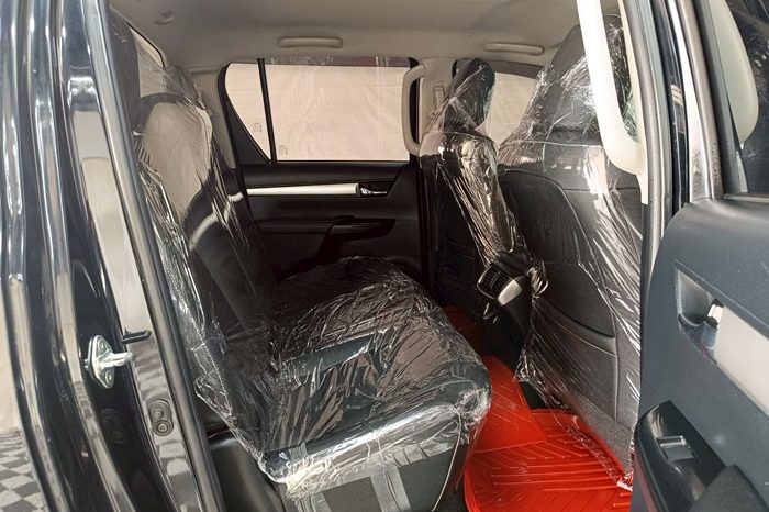 REVO PRE 2018 2.4E AT DOUBLE CAB BLACK  9506 full