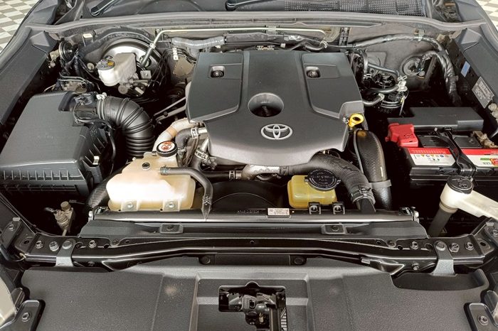 REVO PRE 2018 2.4E AT DOUBLE CAB BLACK  9506 full