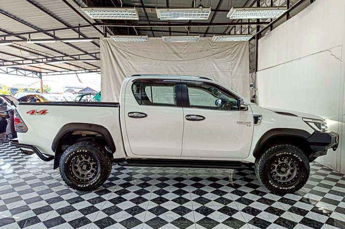 REVO 4WD 2016 2.8G AT DOUBLE CAB WHITE  9834 full