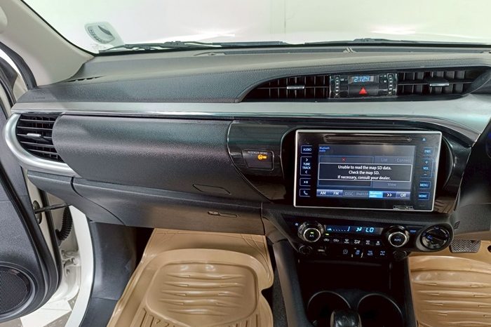 REVO 4WD 2016 2.8G AT DOUBLE CAB WHITE  9834 full