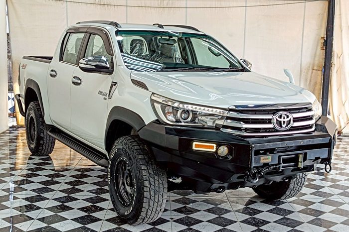 REVO 4WD 2016 2.8G AT DOUBLE CAB WHITE  9834 full