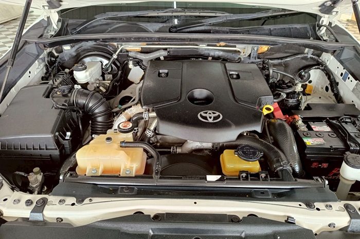 REVO 4WD 2016 2.8G AT DOUBLE CAB WHITE  9834 full