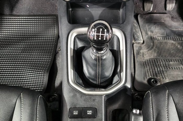 REVO 2WD 2021 2.4 MID MT SMART CAB SILVER  6536 full
