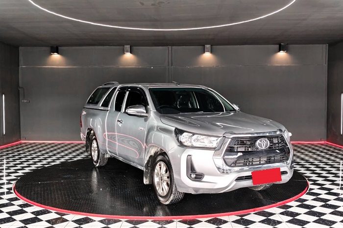 REVO 2WD 2021 2.4 MID MT SMART CAB SILVER  6536 full