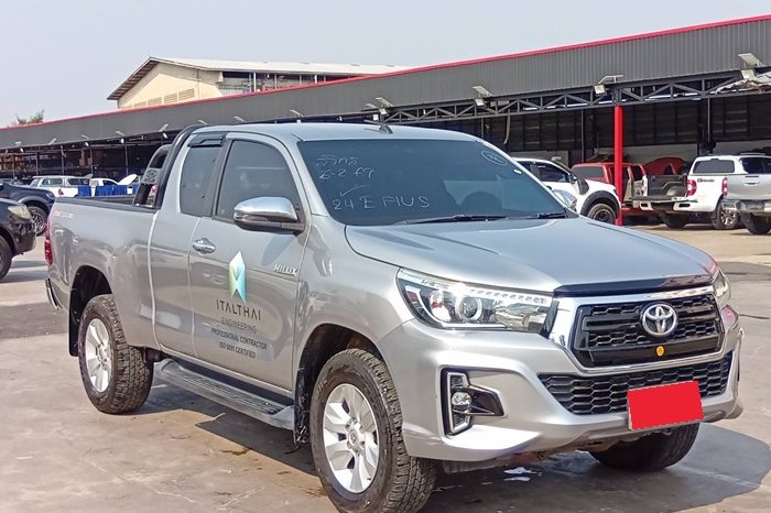 REVO PRE 2020 2.4E AT SMART CAB SILVER  734 full