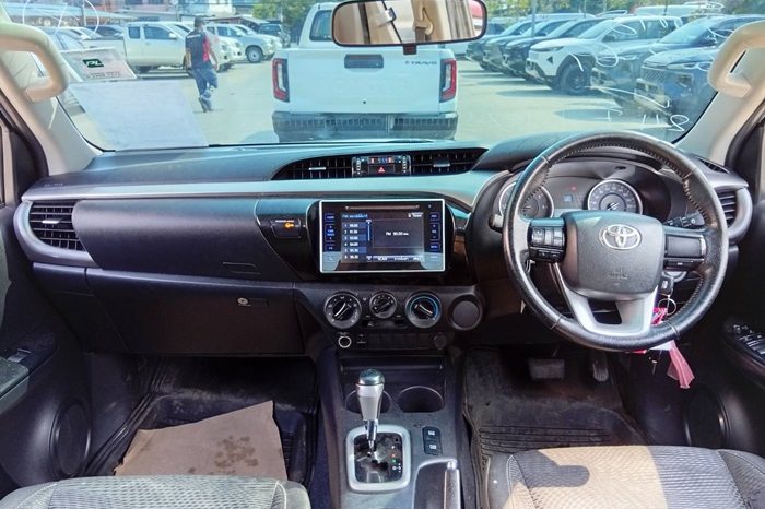 REVO PRE 2020 2.4E AT SMART CAB SILVER  734 full