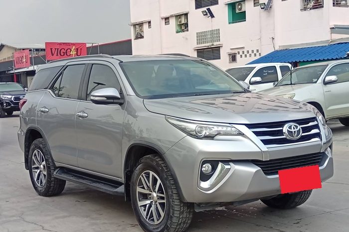 TOYOTA 4WD 2015 2.8V AT FORTUNER SILVER  2908 full