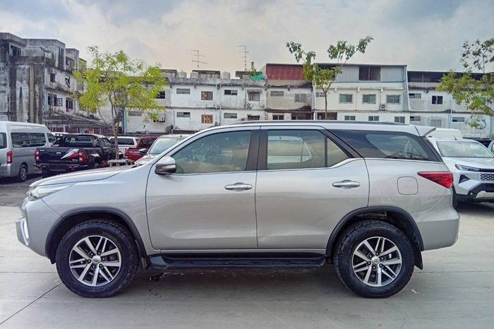 TOYOTA 4WD 2015 2.8V AT FORTUNER SILVER  2908 full