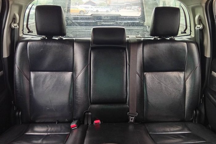 REVO PRE 2018 2.4E AT DOUBLE CAB BLACK  3299 full