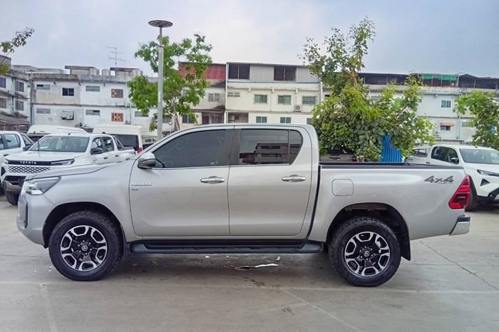 REVO 4WD 2021 2.8G AT DOUBLE CAB SILVER  7418 full