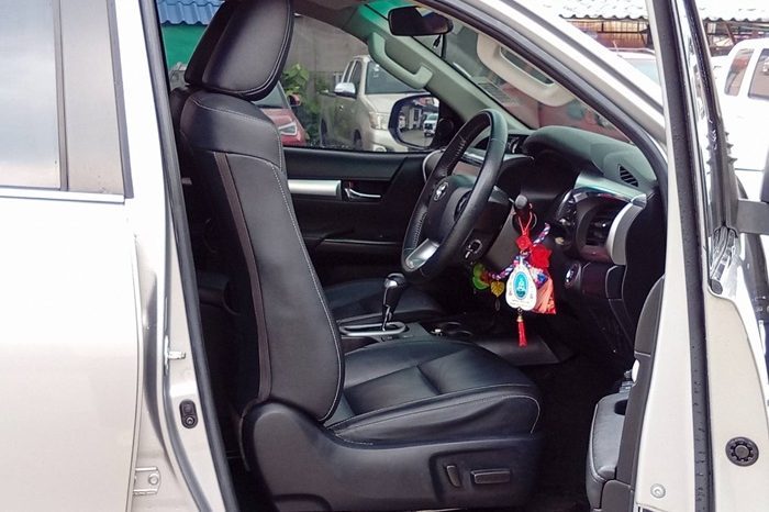 REVO 4WD 2021 2.8G AT DOUBLE CAB SILVER  7418 full