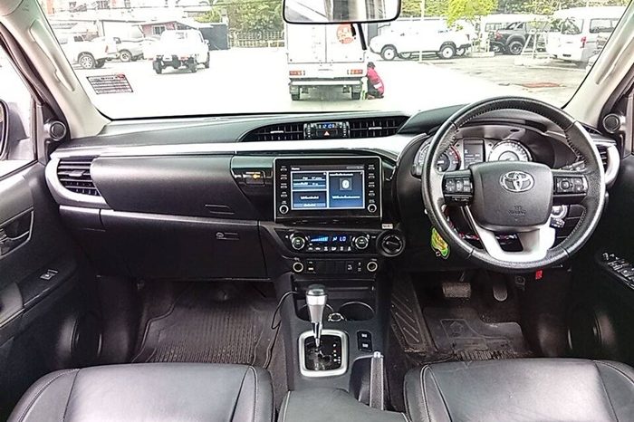 REVO 4WD 2021 2.8G AT DOUBLE CAB SILVER  7418 full