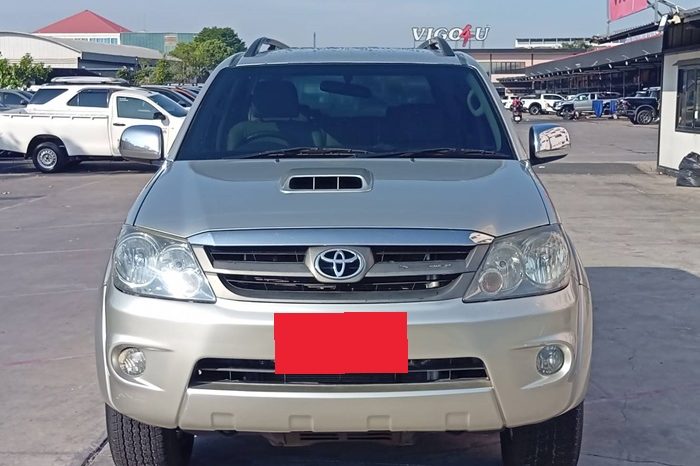 TOYOTA 4WD 2006 3.0V AT FORTUNER SILVER  7986 full