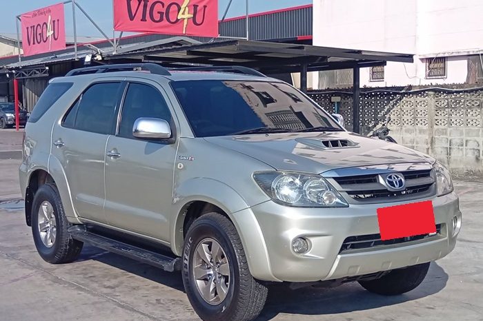 TOYOTA 4WD 2006 3.0V AT FORTUNER SILVER  7986 full