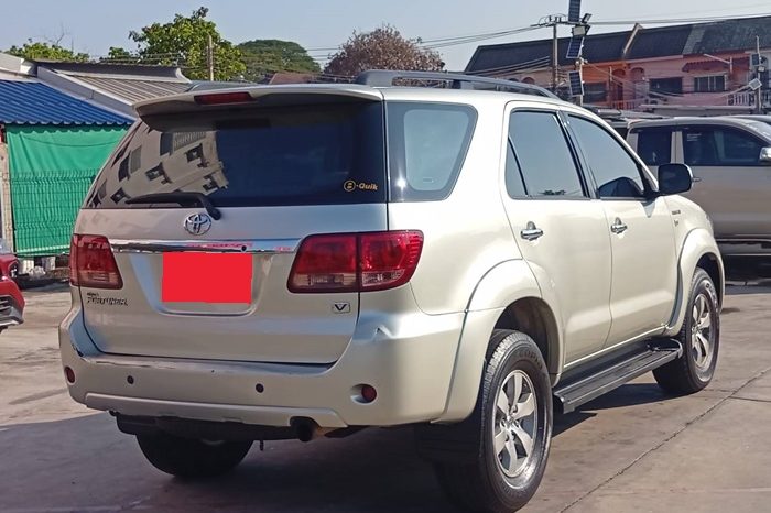 TOYOTA 4WD 2006 3.0V AT FORTUNER SILVER  7986 full