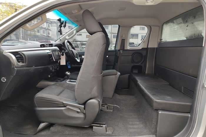 REVO PRE 2018 2.4E AT SMART CAB SILVER  198 full