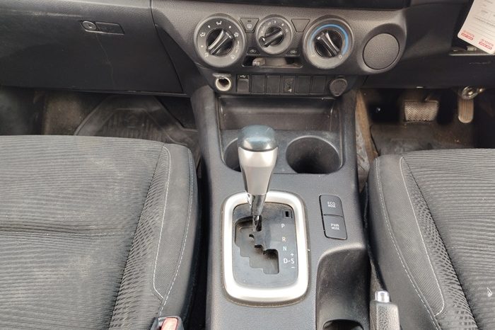 REVO PRE 2018 2.4E AT SMART CAB SILVER  198 full