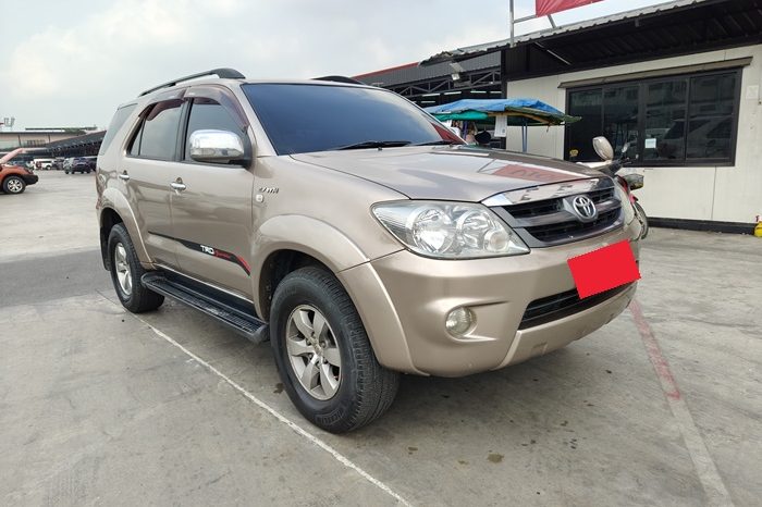 TOYOTA 4WD 2005 2.7V AT FORTUNER SILVER  4565 full
