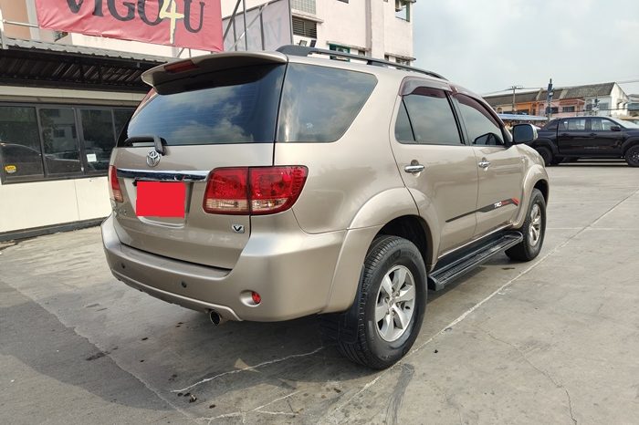 TOYOTA 4WD 2005 2.7V AT FORTUNER SILVER  4565 full