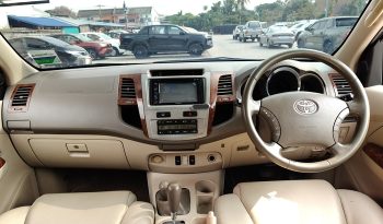 TOYOTA 4WD 2005 2.7V AT FORTUNER SILVER  4565 full