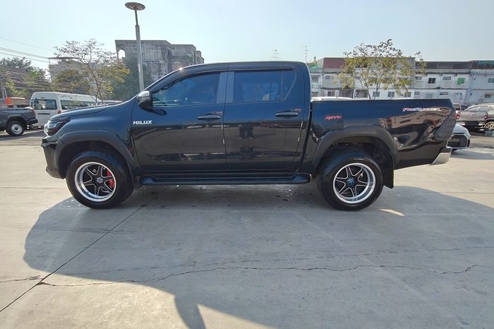 REVO PRE 2019 2.4E AT DOUBLE CAB BLACK  5071 full