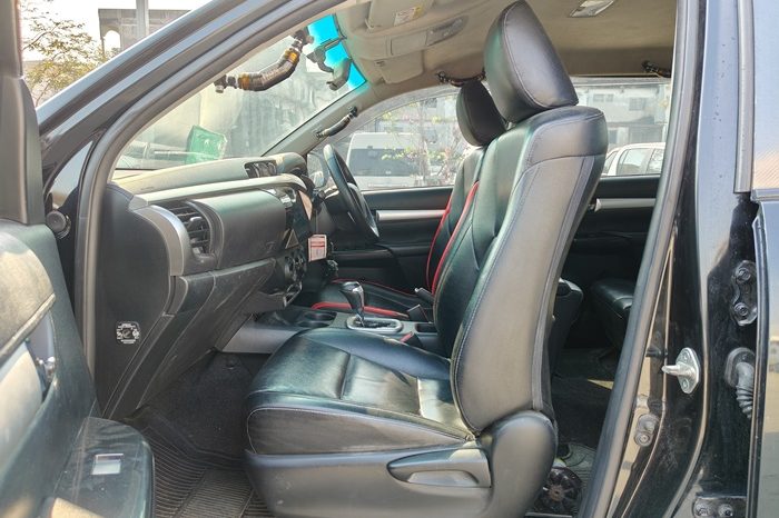 REVO PRE 2019 2.4E AT DOUBLE CAB BLACK  5071 full