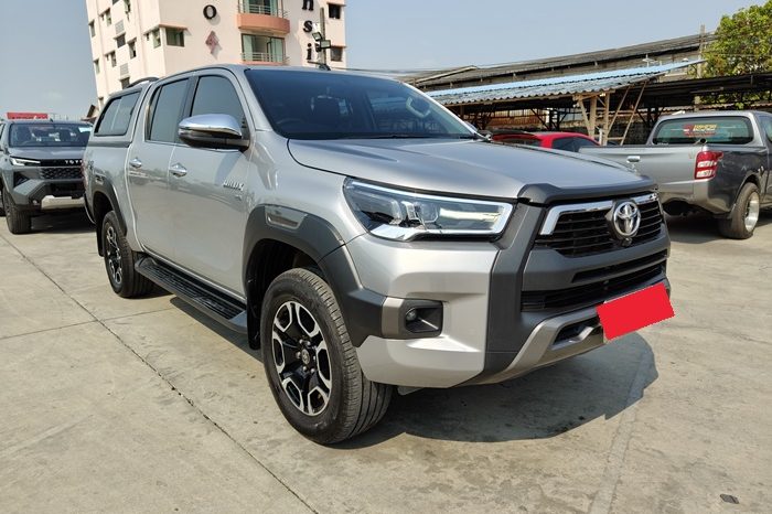 REVO 4WD 2023 2.8G AT DOUBLE CAB SILVER  5024 full