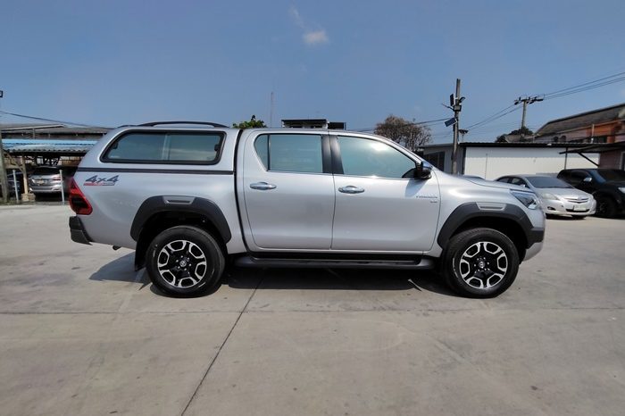 REVO 4WD 2023 2.8G AT DOUBLE CAB SILVER  5024 full