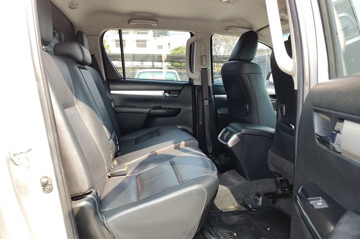 REVO 4WD 2023 2.8G AT DOUBLE CAB SILVER  5024 full
