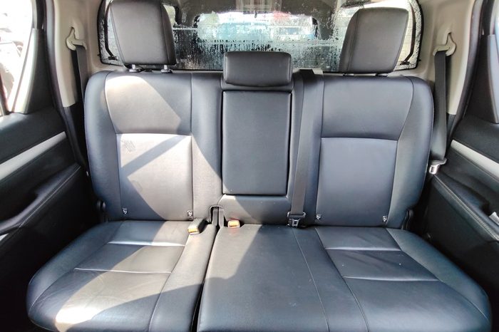 REVO 4WD 2023 2.8G AT DOUBLE CAB SILVER  5024 full