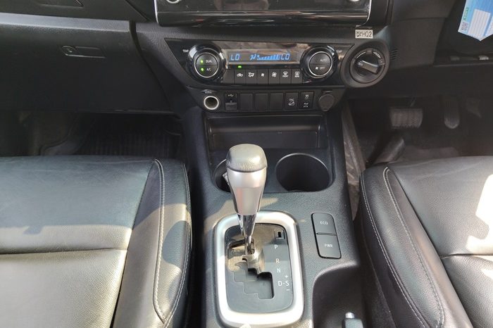 REVO 4WD 2023 2.8G AT DOUBLE CAB SILVER  5024 full