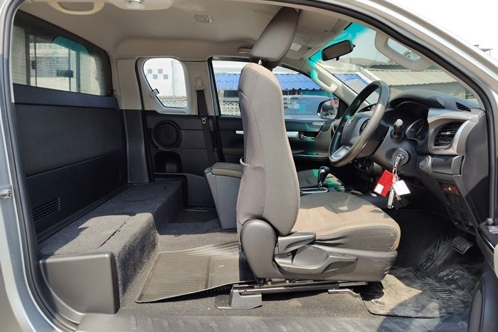 REVO PRE 2017 2.4E AT SMART CAB SILVER  8414 full