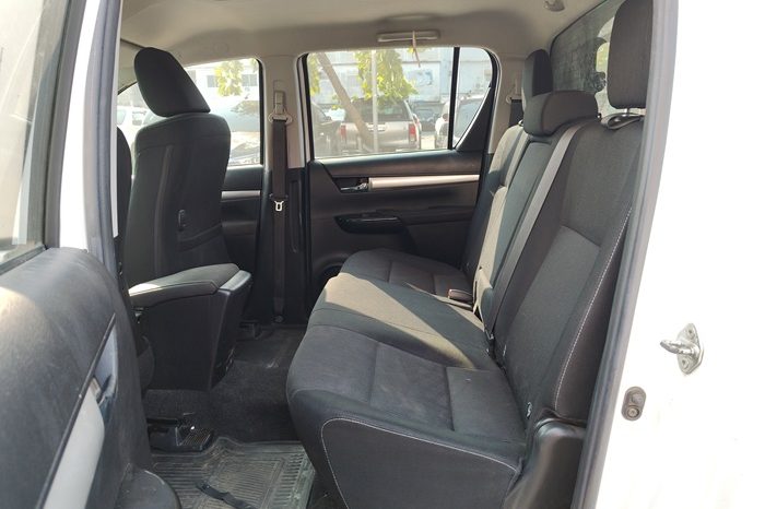 REVO 2WD 2020 2.4 MID AT DOUBLE CAB WHITE  3062 full