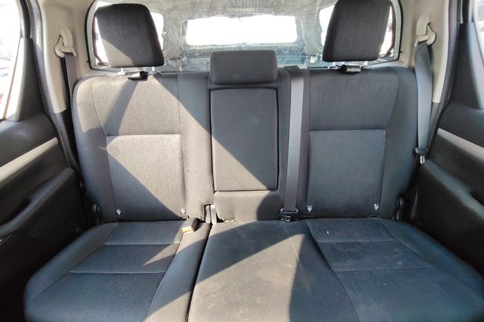 REVO 2WD 2020 2.4 MID AT DOUBLE CAB WHITE  3062 full