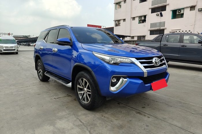 TOYOTA 4WD 2018 2.8V AT FORTUNER BLUE  57 full