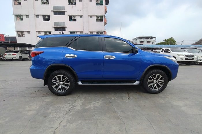 TOYOTA 4WD 2018 2.8V AT FORTUNER BLUE  57 full