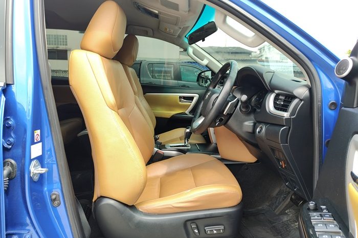 TOYOTA 4WD 2018 2.8V AT FORTUNER BLUE  57 full