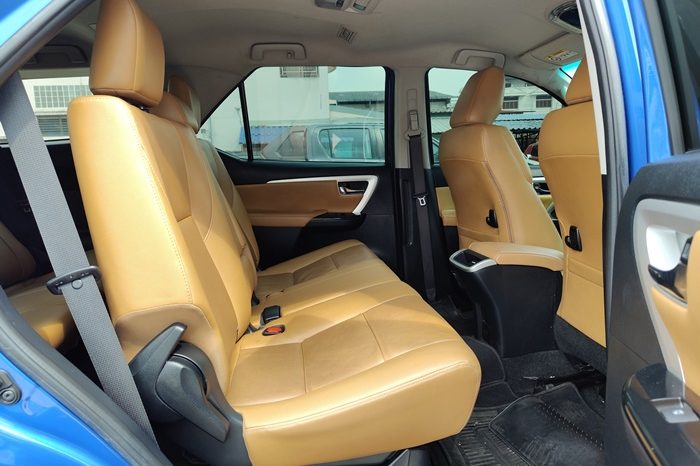 TOYOTA 4WD 2018 2.8V AT FORTUNER BLUE  57 full