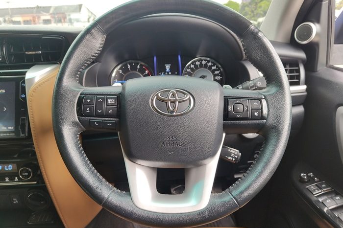 TOYOTA 4WD 2018 2.8V AT FORTUNER BLUE  57 full