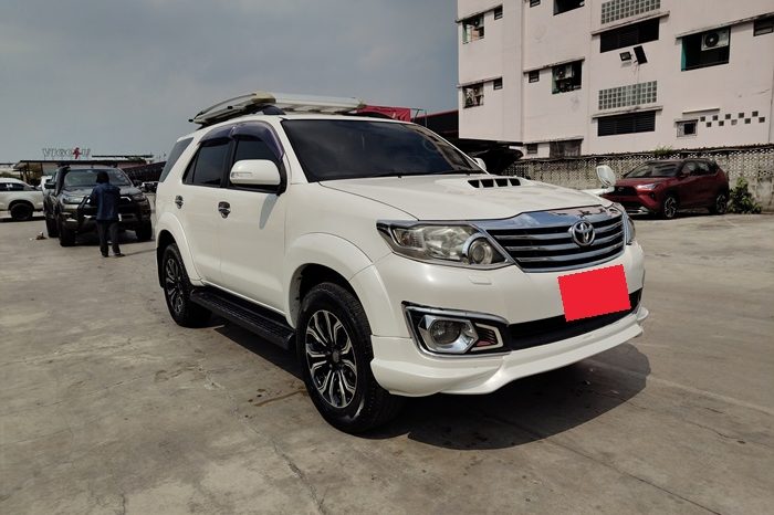 TOYOTA 4WD 2012 3.0V AT FORTUNER WHITE  1412 full