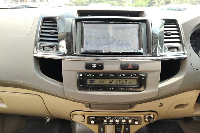 TOYOTA 4WD 2012 3.0V AT FORTUNER WHITE  1412 full