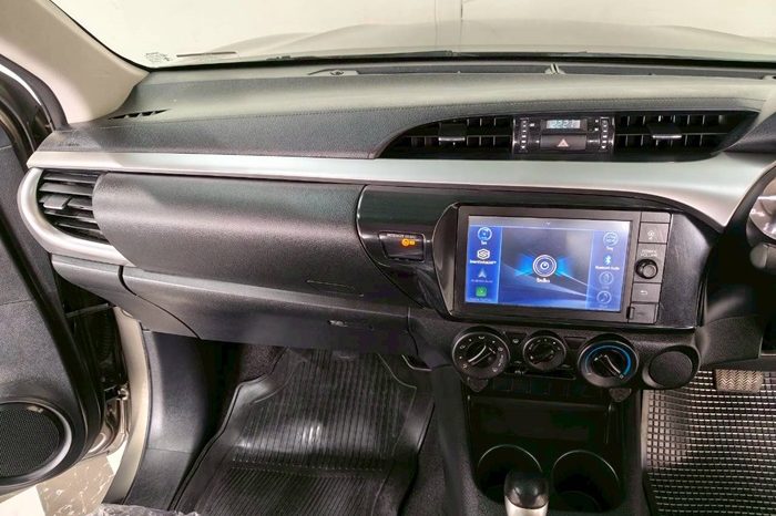 REVO 2WD 2020 2.4 MID AT DOUBLE CAB BRONZE  1054 full