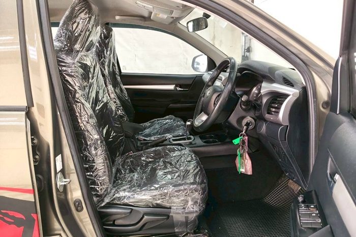 REVO 2WD 2020 2.4 MID AT DOUBLE CAB BRONZE  1054 full