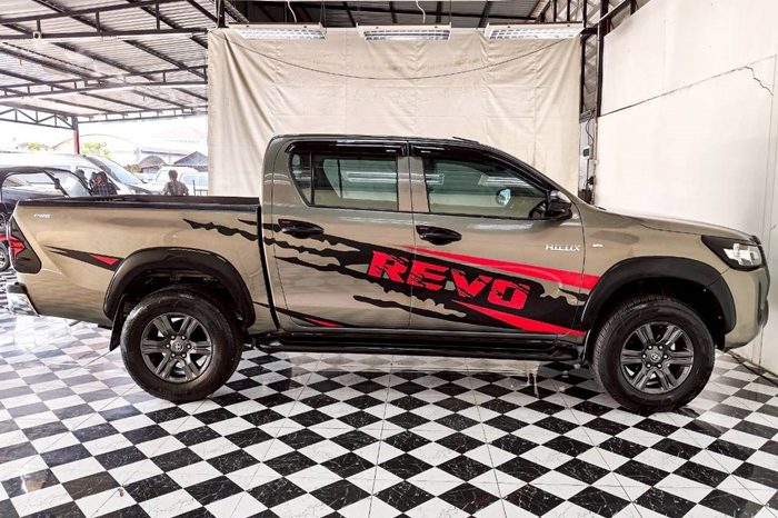 REVO 2WD 2020 2.4 MID AT DOUBLE CAB BRONZE  1054 full